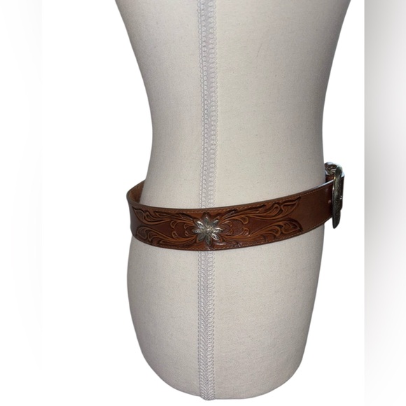 Vintage Tony Lama leather belt - Picture 2 of 11